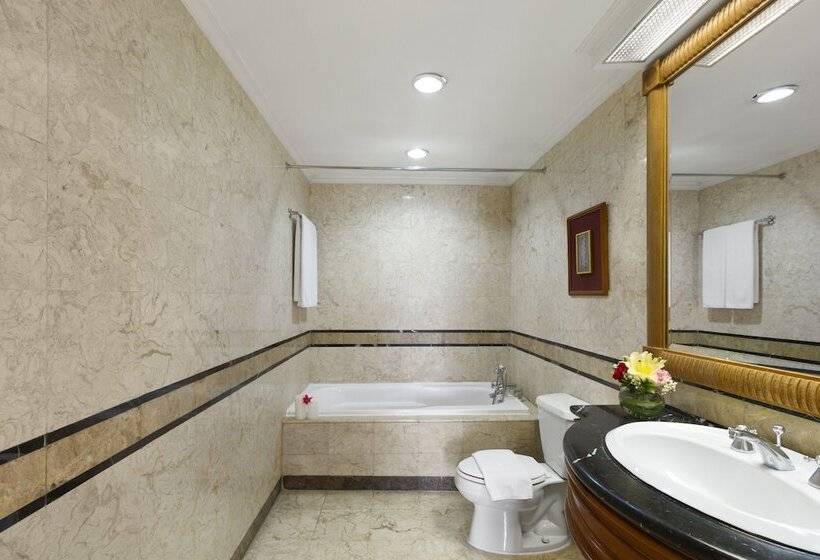 Апартаменты Deluxe 3 Спальни, Somerset Grand Citra Jakarta