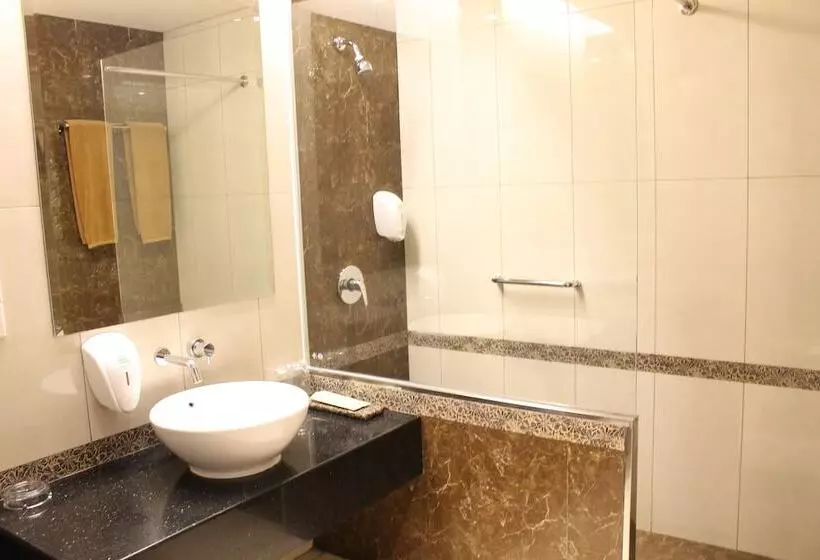 Juniorsviitti, Sukajadi Hotel, Convention And Gallery