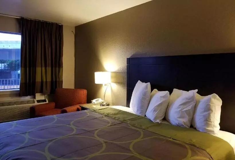 اتاق لوکس با تخت بزرگ, Super 8 By Wyndham San Antonio Pearl District / Downtown