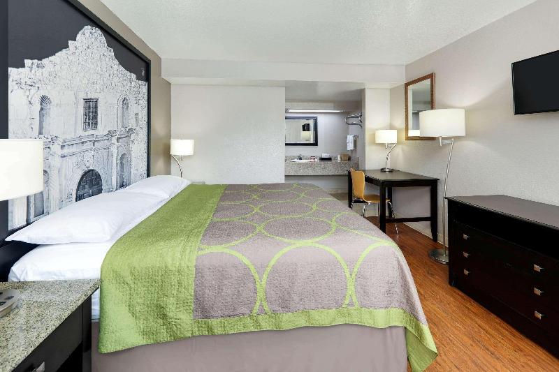 Стандартный Номер Кровать Кинг, Super 8 By Wyndham San Antonio Pearl District / Downtown