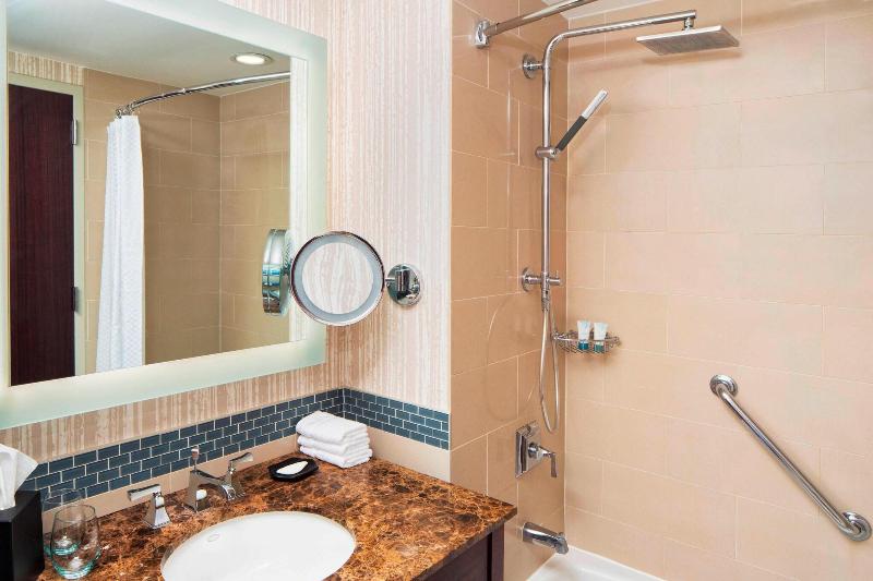 Номер Deluxe, The Westin Jersey City Newport