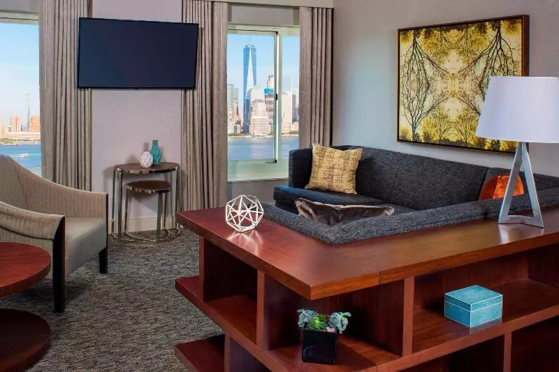 キングサイズベッドのデラックスルーム, The Westin Jersey City Newport