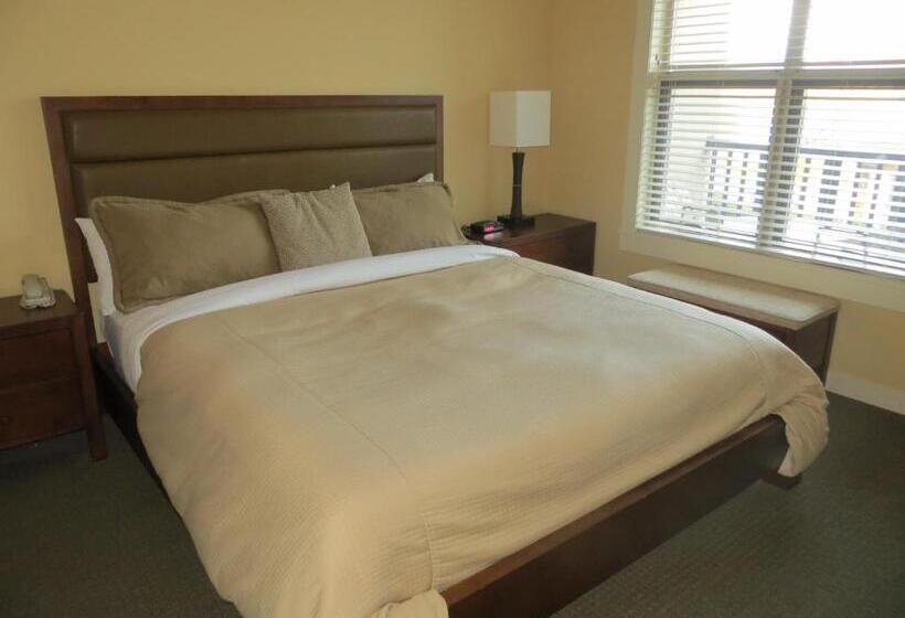 可观景的套房, Walnut Beach Resort