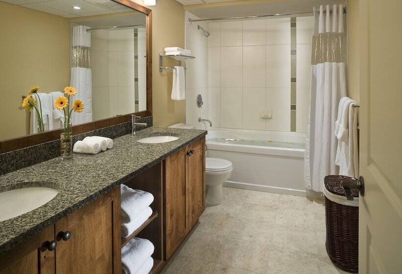 可观景的套房, Walnut Beach Resort