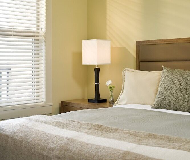 可观景的套房, Walnut Beach Resort