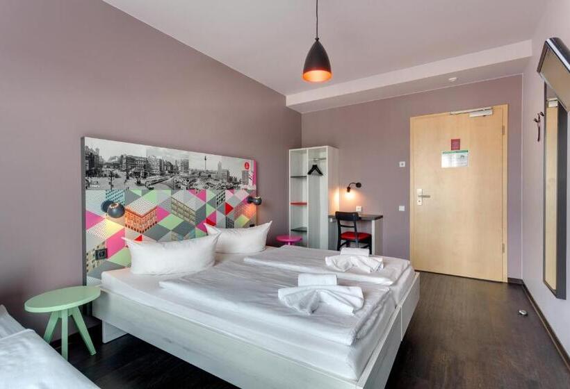 חדר סטנדרט לשלושה, Meininger Hotel Berlin Alexanderplatz