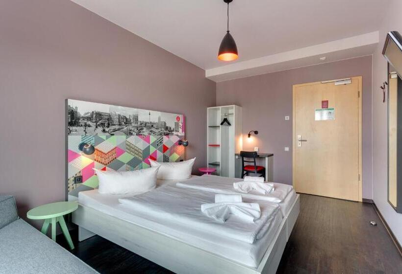 חדר סטנדרט לשלושה, Meininger Hotel Berlin Alexanderplatz