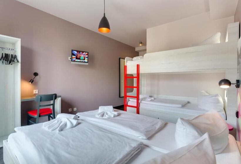 חדר משפחתי, Meininger Hotel Berlin Alexanderplatz