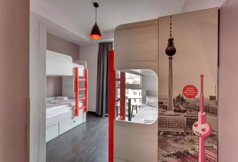 ２段ベッド付スタンダード４人部屋, Meininger Hotel Berlin Alexanderplatz