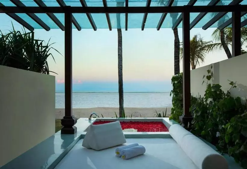 سوییت با چشم‌انداز دریا, Sadara Resort