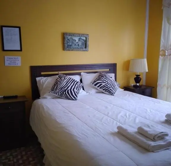 اتاق استاندارد, Hostal Geminis ,phillipi 653 Centro