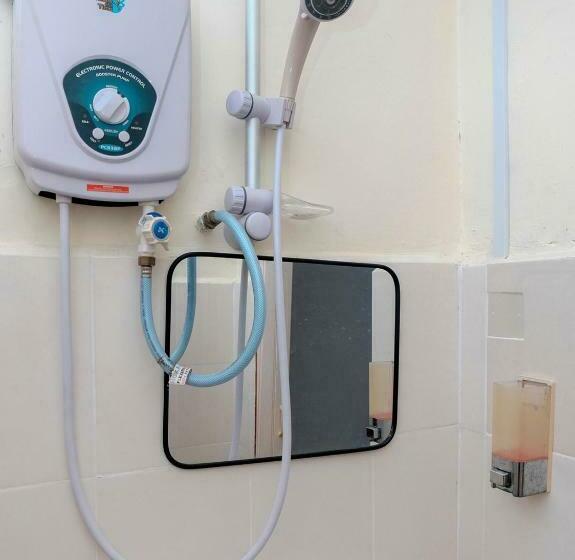 חדר דלוקס לשלושה, Darulsalam Orkid Inn Kerteh