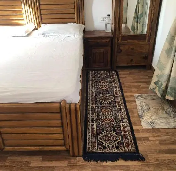レイクビュースタンダードルーム, White House In Nainital