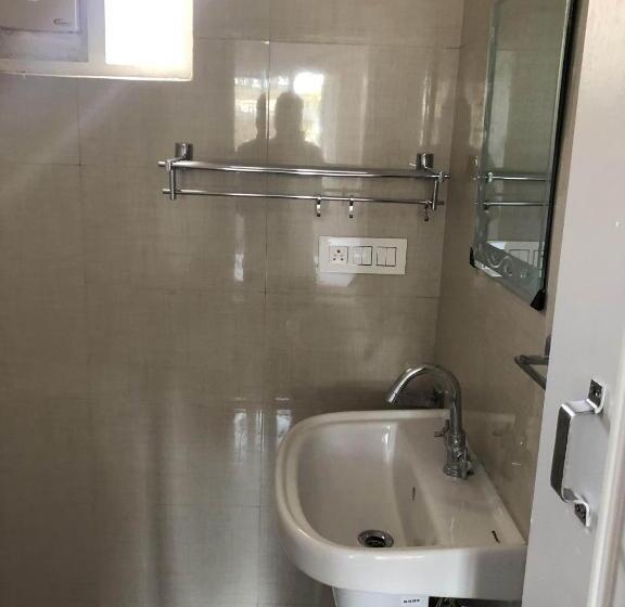 标准间带湖景, White House In Nainital