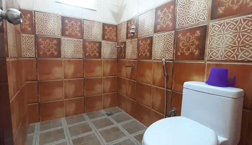 스탠다드 트리플 룸 가든 전망, Greenberg Cottages Mararikulam