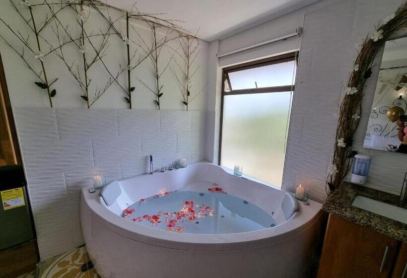 Люкс, The Rock Guatape