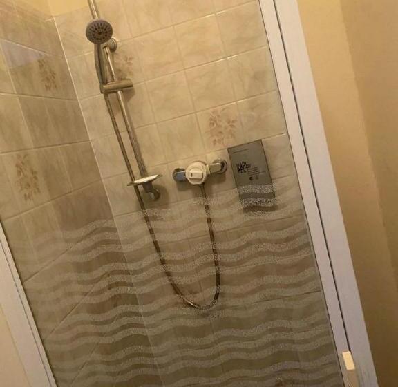 スタンダードトリプルルーム, Burlington