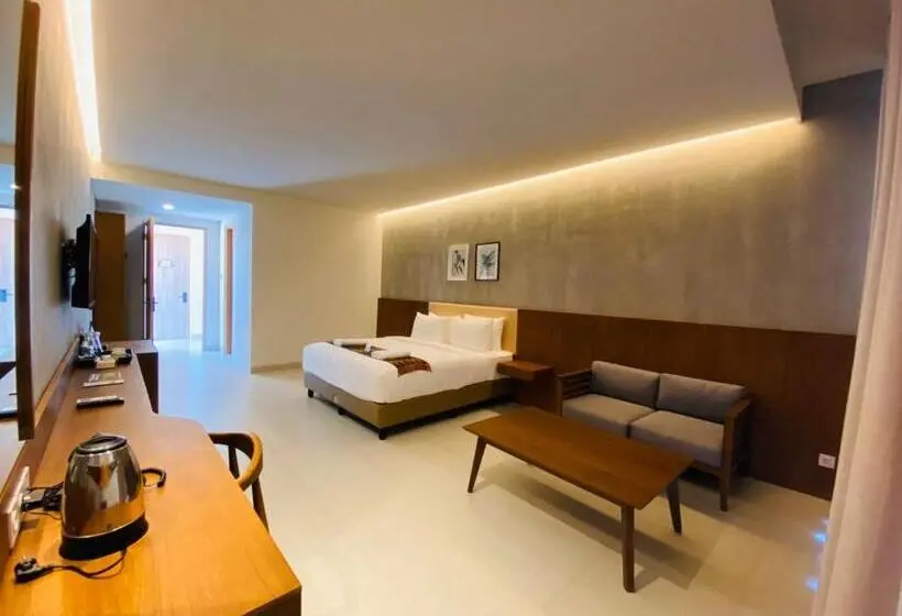 سوییت با چشم‌انداز باغ, Kambaniru Beach Hotel And Resort