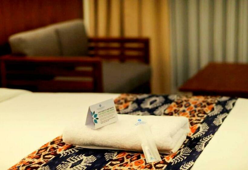 Люкс Вид на Море, Kambaniru Beach Hotel And Resort