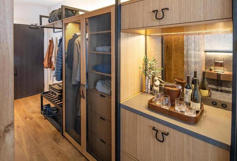 غرفة قياسية سرير كينج, The Cloudveil, Autograph Collection