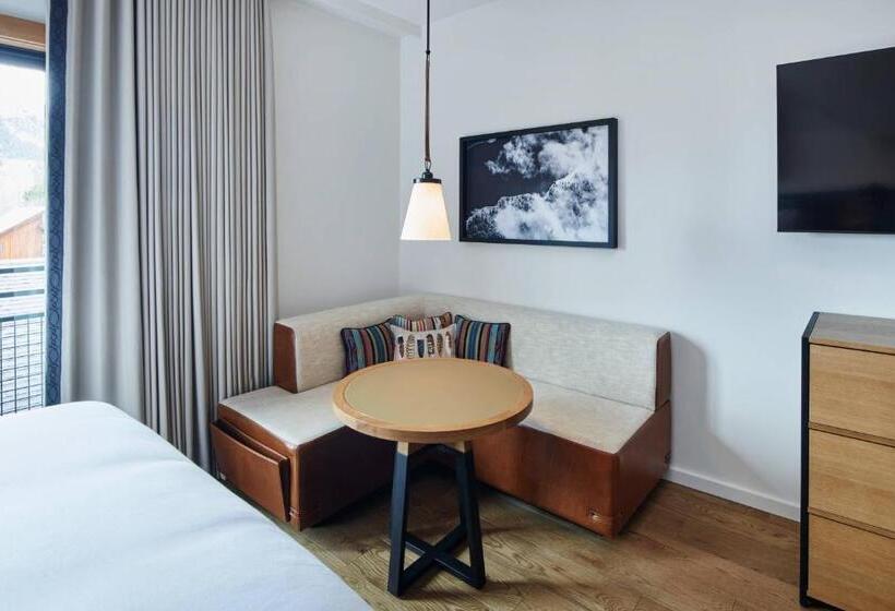 غرفة قياسية سرير ملكى, The Cloudveil, Autograph Collection