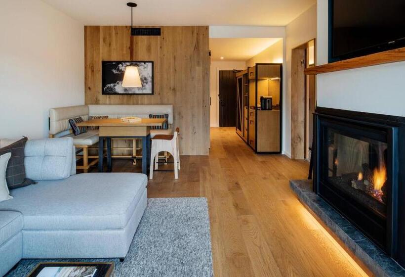 جناح بريميوم, The Cloudveil, Autograph Collection