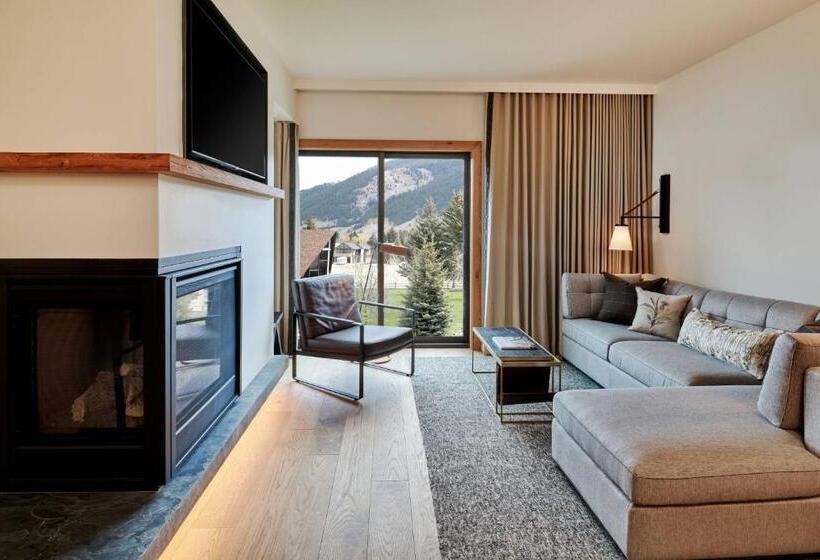 جناح بريميوم, The Cloudveil, Autograph Collection