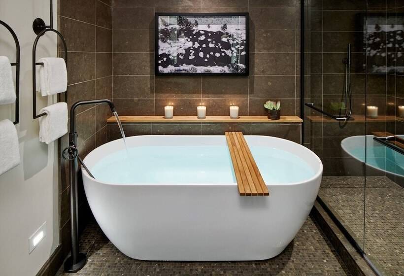 جناح مزوَّد بشرفة, The Cloudveil, Autograph Collection