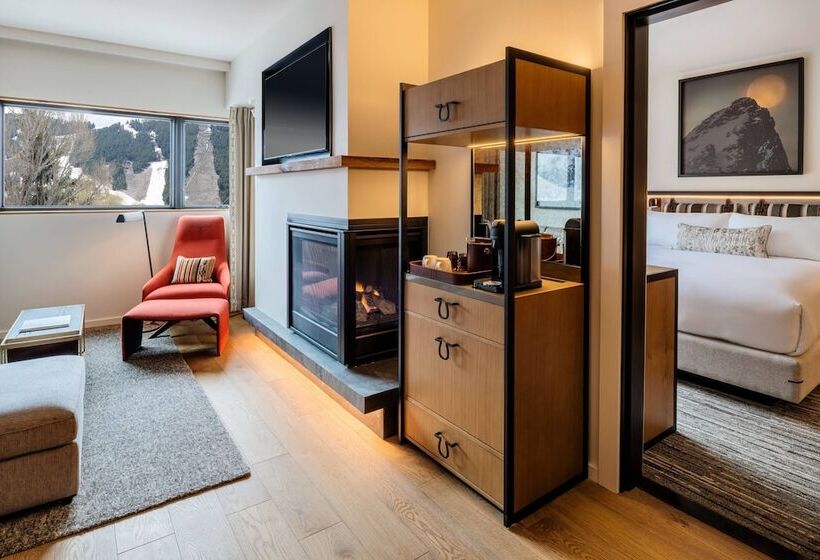 جناح مزوَّد بشرفة, The Cloudveil, Autograph Collection