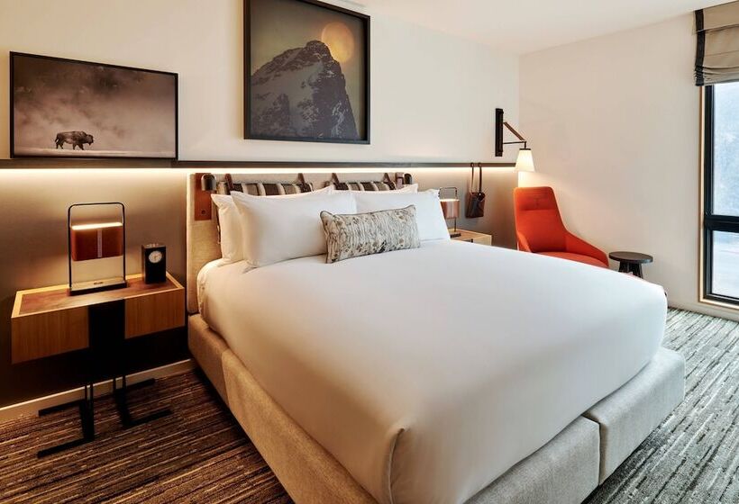 جناح بريميوم, The Cloudveil, Autograph Collection