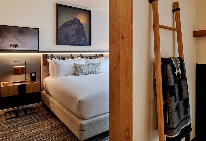 جناح بريميوم, The Cloudveil, Autograph Collection