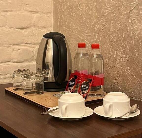 غرفة قياسية ثلاثية, Usman