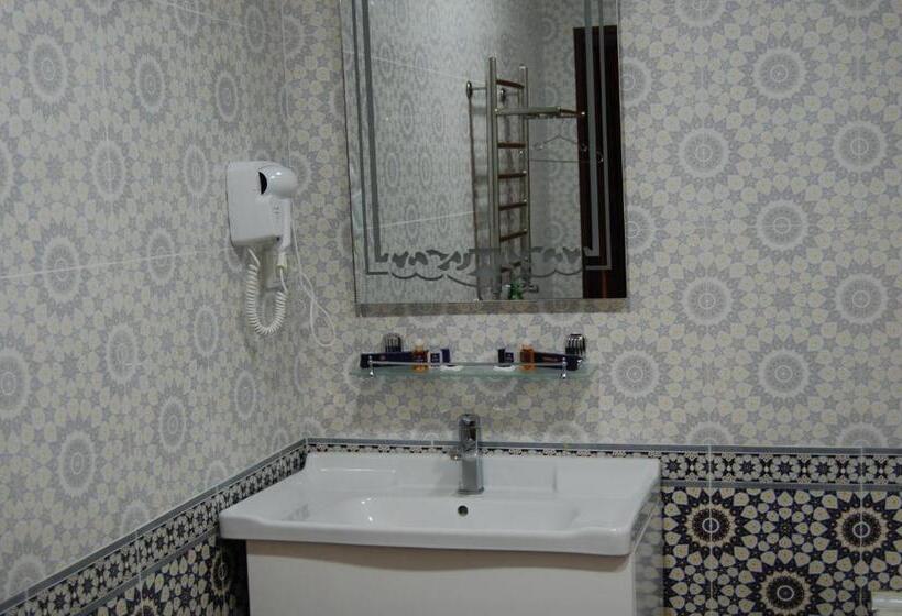 غرفة قياسية ثلاثية, Usman