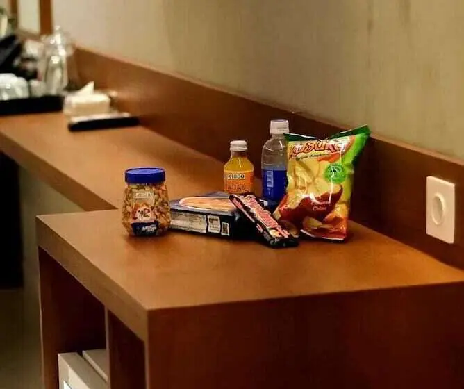 سوییت با چشم‌انداز باغ, Kambaniru Beach Hotel And Resort