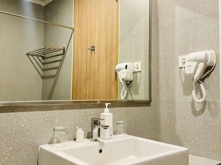 سوییت با چشم‌انداز دریا, Kambaniru Beach Hotel And Resort