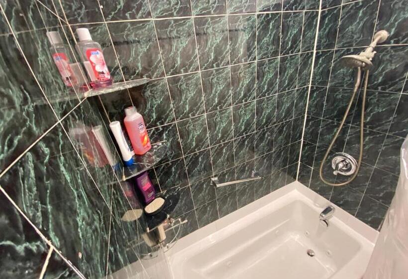Номер Стандарт, Room In Guest Room   7privateroom Jacuzzimassage Sitparking15mins2ny