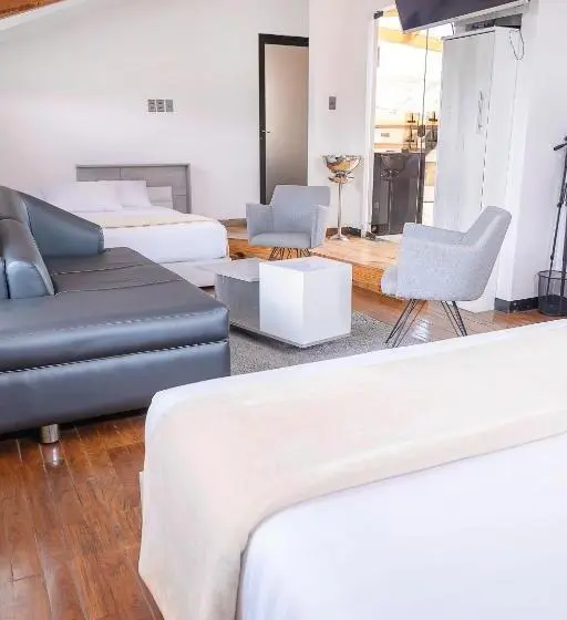 استودیو خانوادگی, The Grand La Paz Experience Hotel Boutique