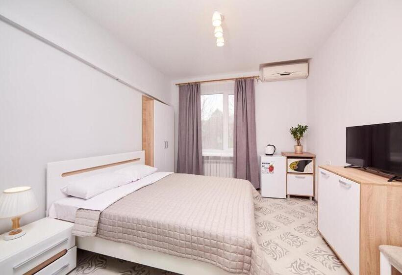 סוויטה, хостел Perron