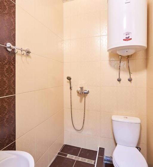 חדר בסיסי, хостел Perron