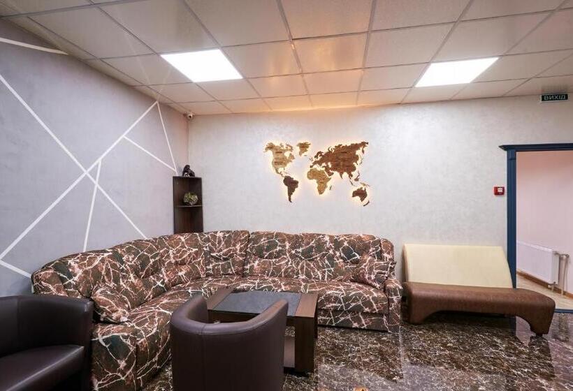 חדר דחוקס עם מיטת קינג, хостел Perron