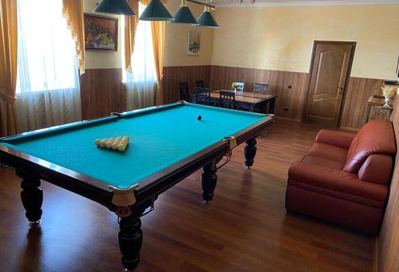 סוויטה עם מרפסת, Aquarius