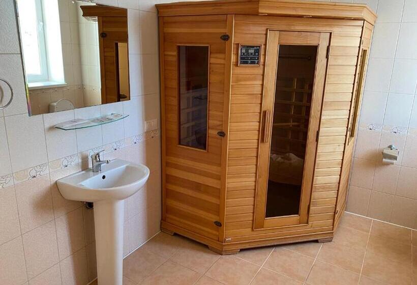 מיטת קינג בסוויטה, Aquarius