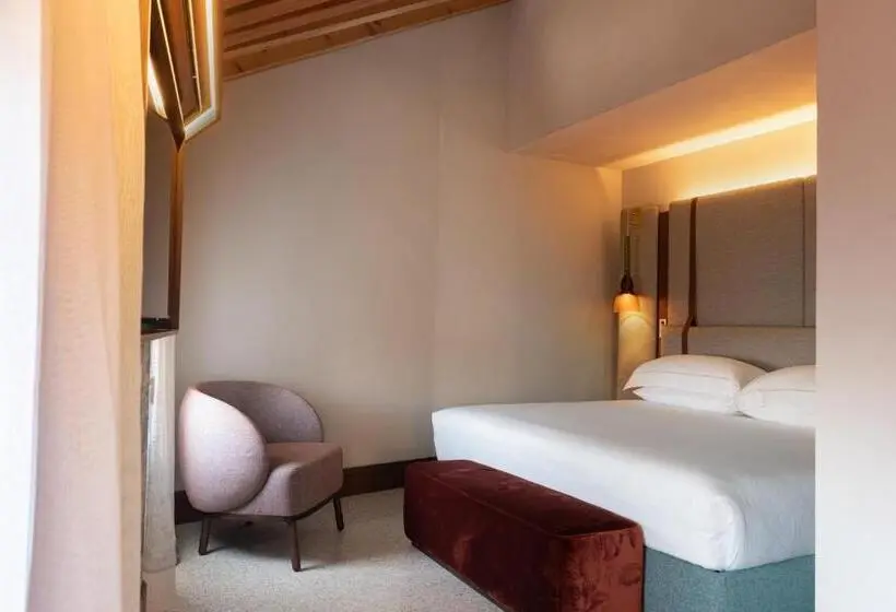 Suite with Views