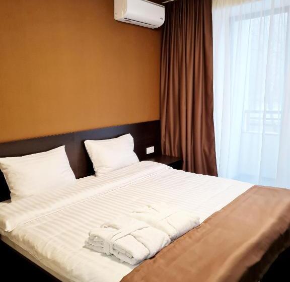 اتاق استاندارد با بالکن, Everest отель