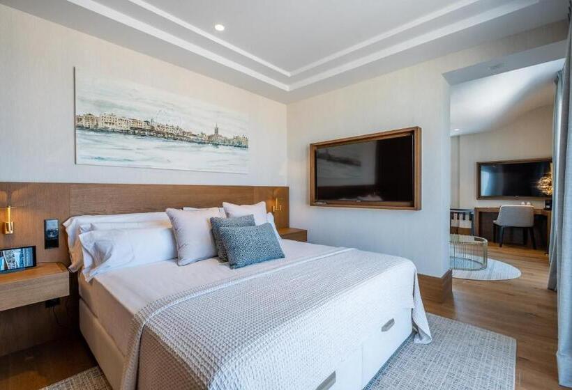 سوییت جونیور, Soho Boutique Equitativa