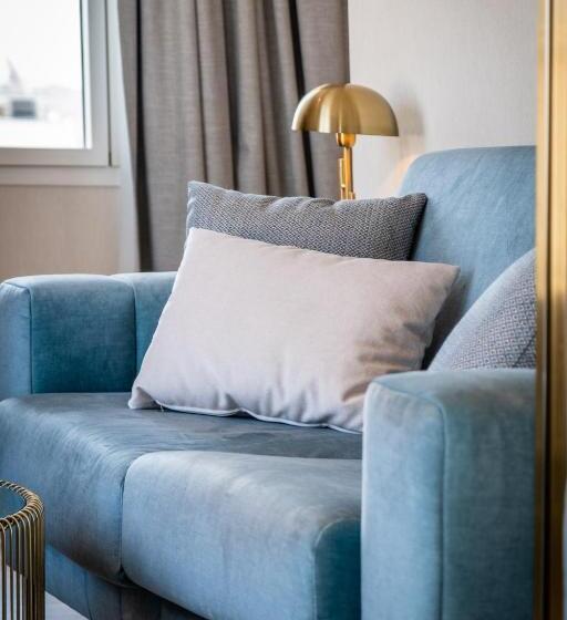 سوییت جونیور, Soho Boutique Equitativa