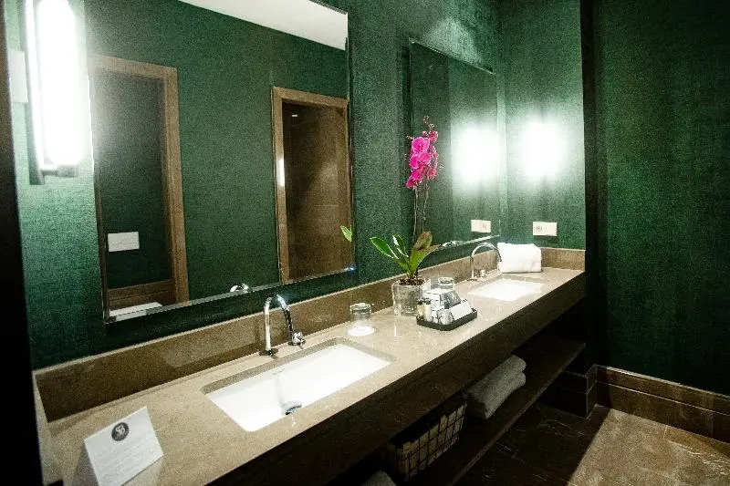 سوییت جونیور, Soho Boutique Equitativa