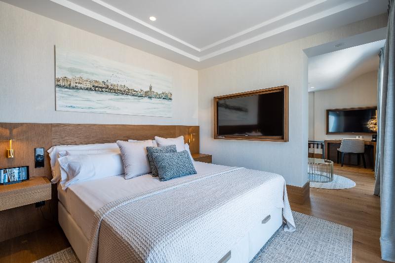 سوییت جونیور, Soho Boutique Equitativa