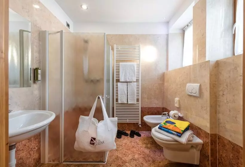 اتاق کلاسیک سه تخته, Family Hotel Serena