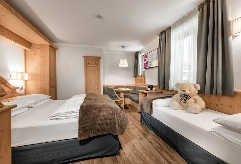 수피리어 트리플 룸, Family Hotel Serena